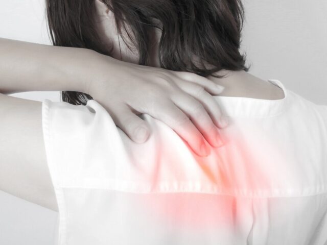 肩こりストレッチをやりすぎていませんか？翌日に痛みを残さない方法